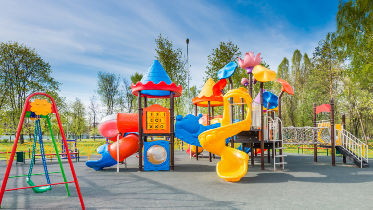 Laudo de playground na prática: como inspecionar pela NBR 16071 e montar uma carteira de condomínios